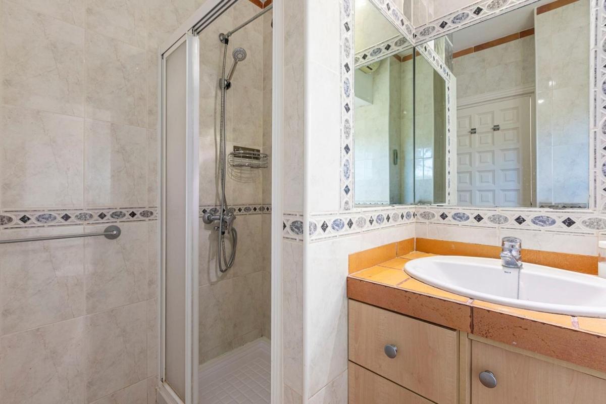 Apartment Plaza Pedro - Apartamento En Nueva Andalucia